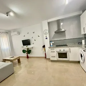  Apartamento “smile Nerja” Chic With Wifi, 4 Guests