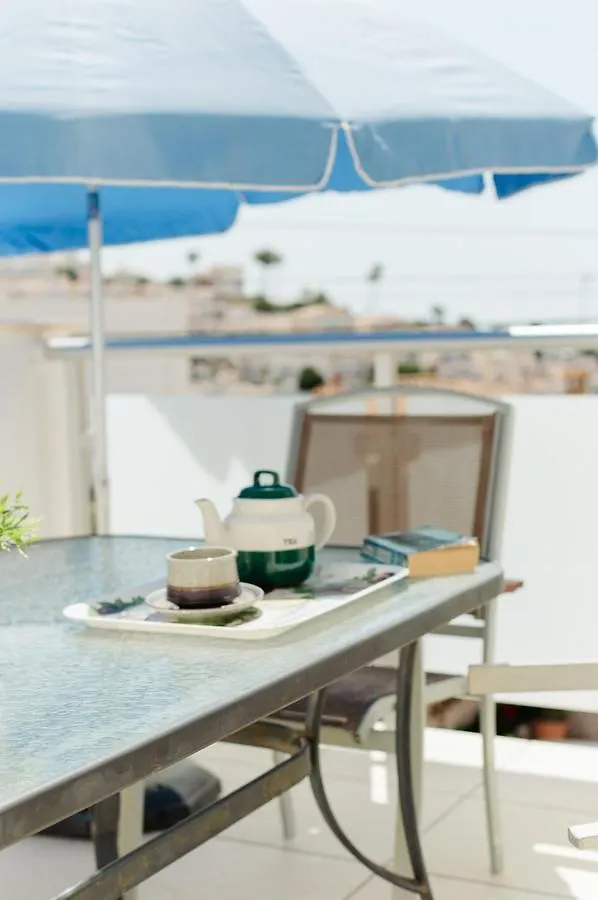 Superior Family Town Centre Villa Close To Beach In Peaceful Residential Zone نيرخا
