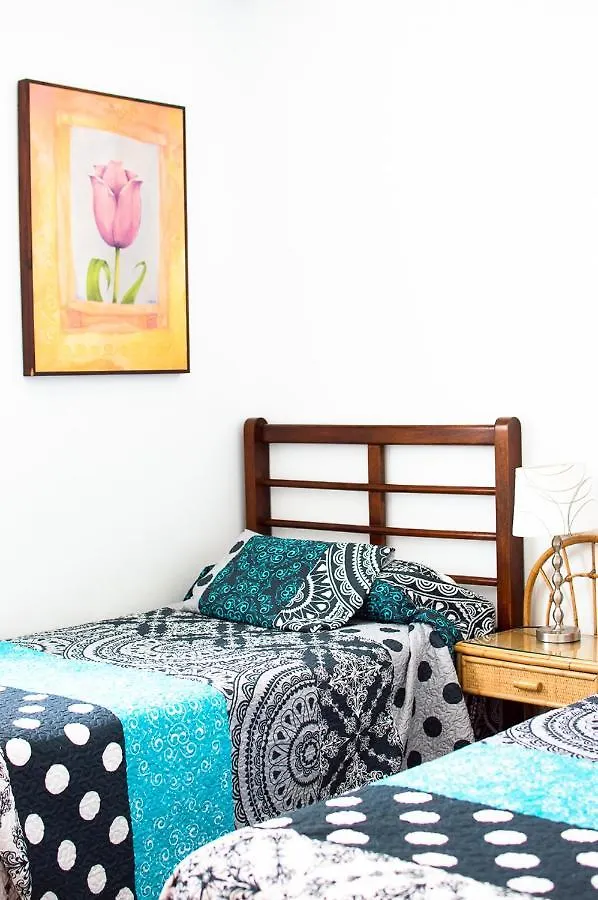 Superior Family Town Centre Villa Close To Beach In Peaceful Residential Zone نيرخا
