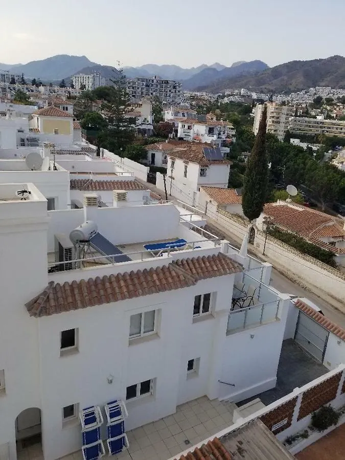 Superior Family Town Centre Villa Close To Beach In Peaceful Residential Zone نيرخا إسبانيا