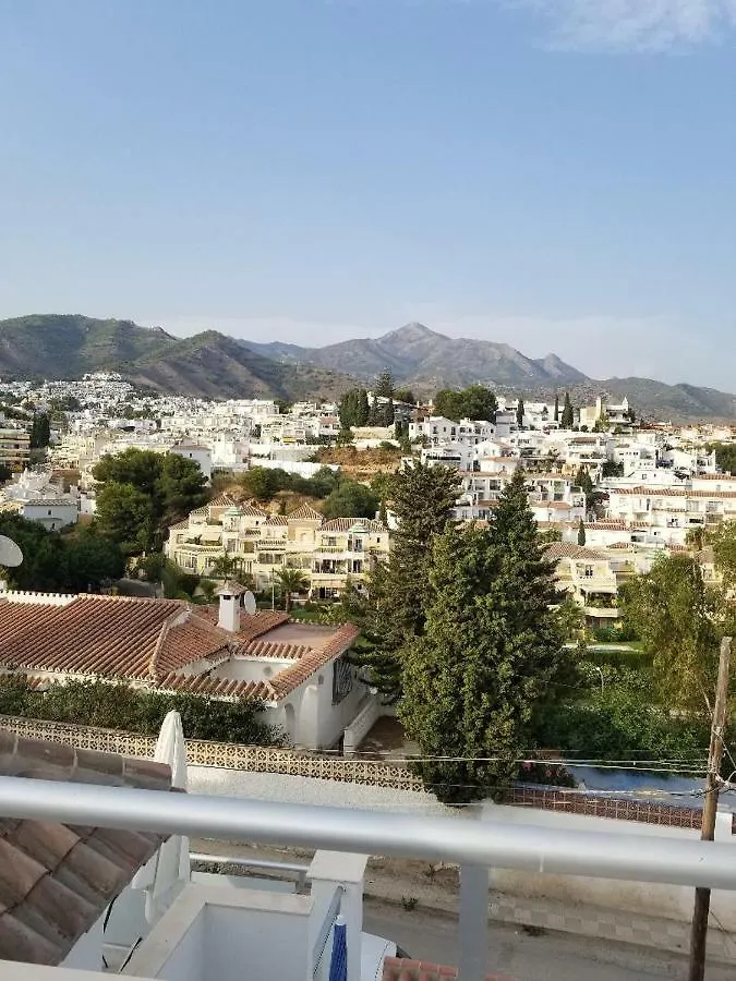 Superior Family Town Centre Villa Close To Beach In Peaceful Residential Zone نيرخا