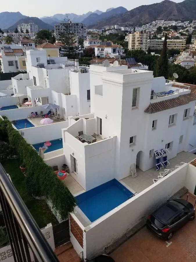 Superior Family Town Centre Villa Close To Beach In Peaceful Residential Zone نيرخا